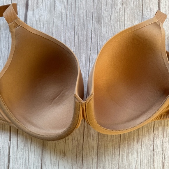 SKIMS Nude Bra - Picture 2 of 5